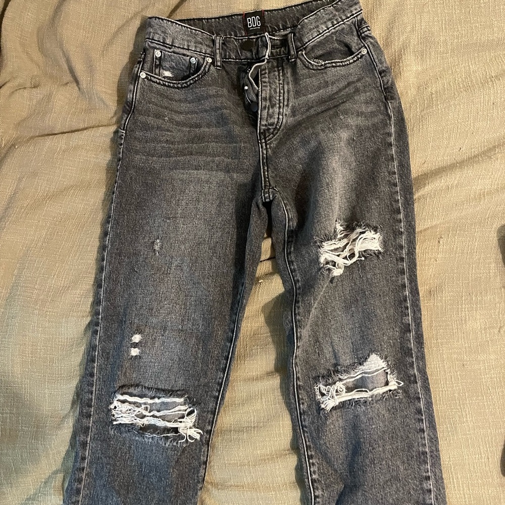 Bdg black distressed jean NWOT